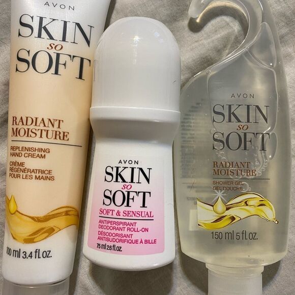 Skin So Soft Radiant Moisture Refresh Trio. - Picture 2 of 2